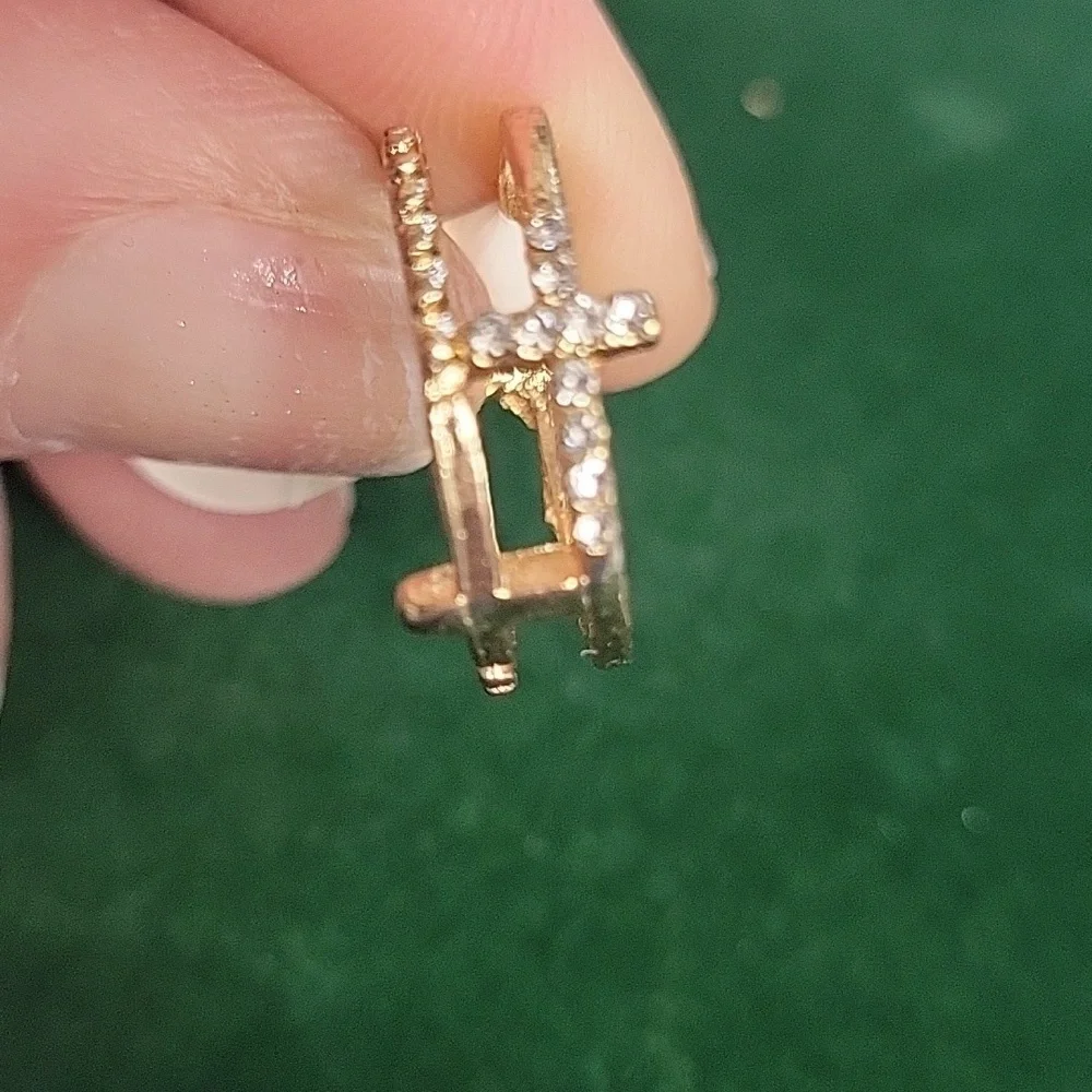 Cross Rhinestone Gold Tone Ring Size 5.5